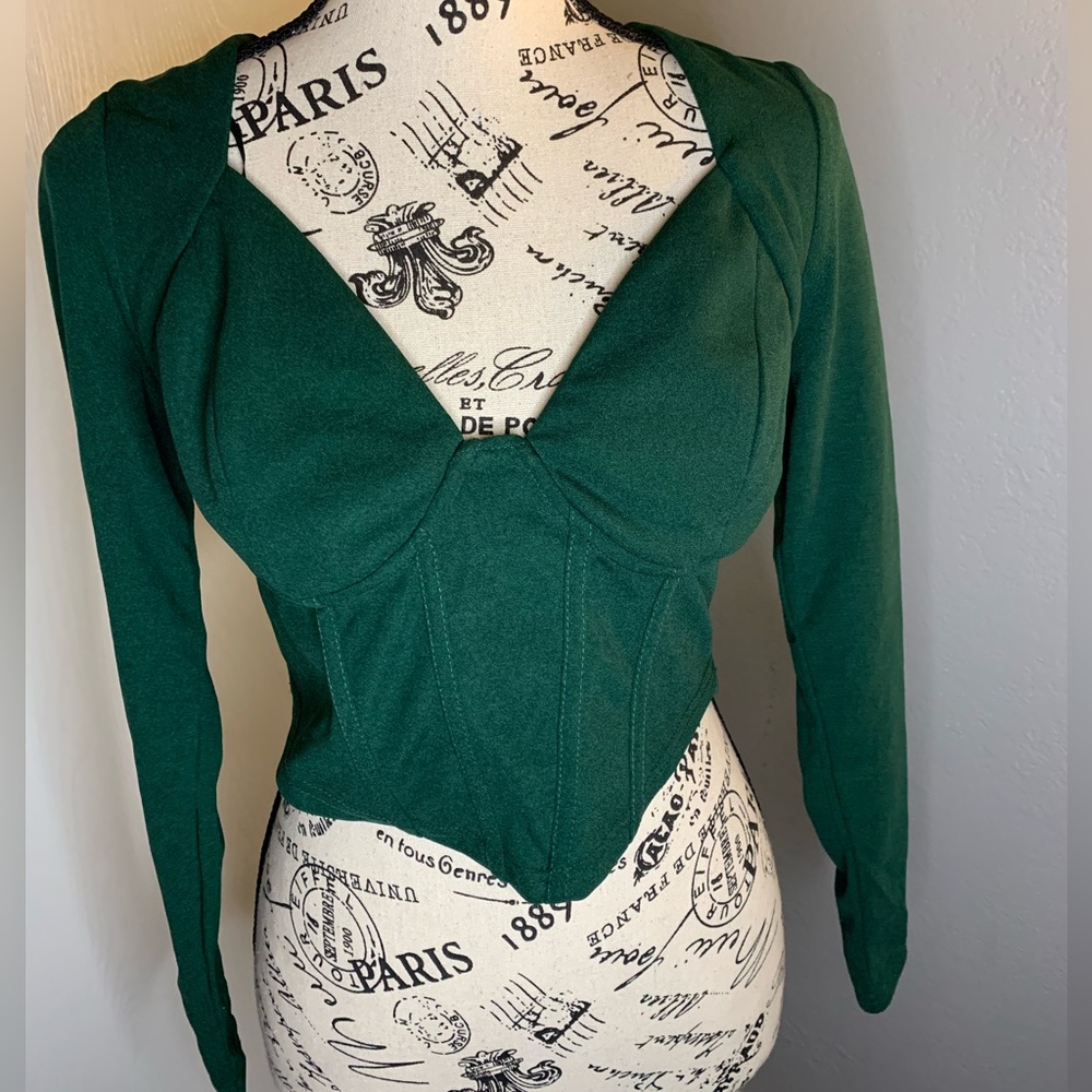 Cute green crop top!